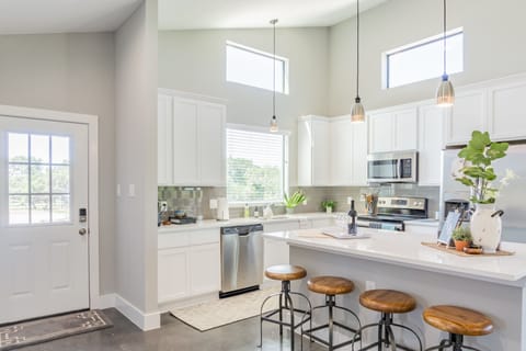 Bright and clean kitchen
Ready for you!

