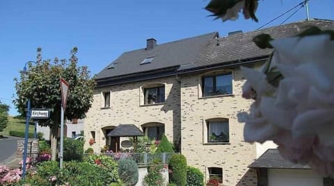 Area that directly surrounds the property