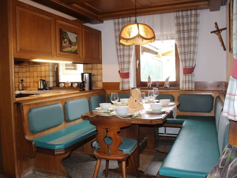 Room, Furniture, Property, Building, Interior Design, Dining Room, Table, House, Home, Real Estate
