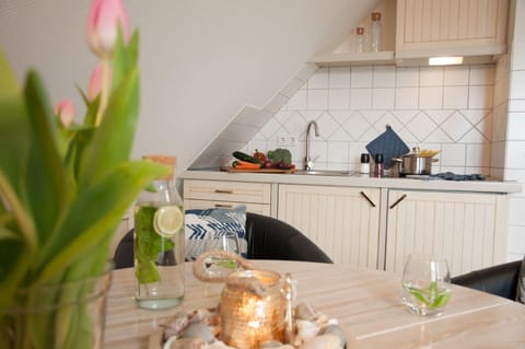 Kitchen area. kitchen