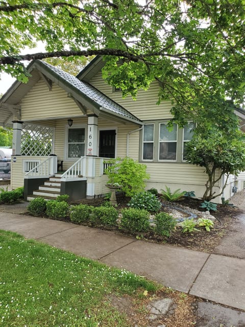 1900's Craftsman House