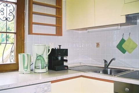 Fridge, microwave, dishwasher, coffee/tea maker