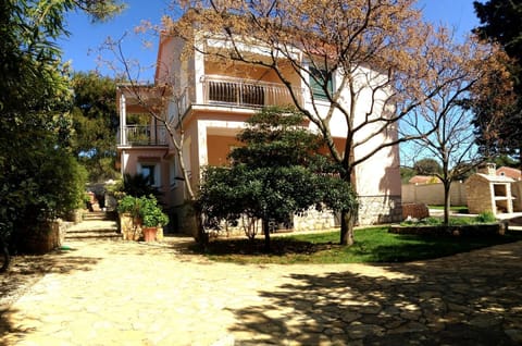 Lolinka apartment representative photo