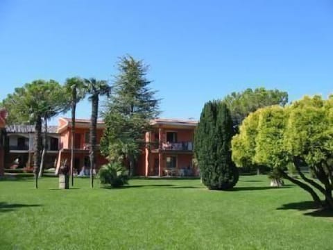 minigolf with fast food