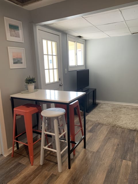 Private kitchen | Fridge, microwave, oven, stovetop