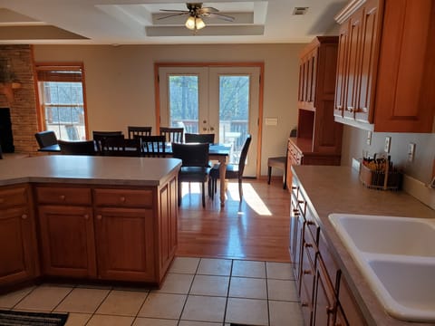 Kitchen/Dining Area
