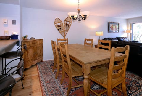 Dining table, seating for 6