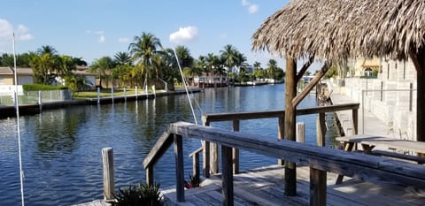 BOAT DOCK IS NOT AVAILABLE