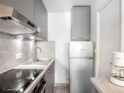 Property, Room, Interior Design, Architecture, Kitchen, House, Countertop, Floor, Major Appliance, Cabinetry