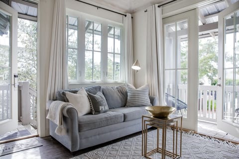 Carriage House: Living Area