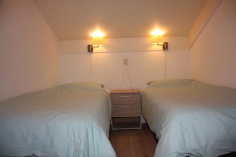 3 bedrooms, iron/ironing board, travel crib, free WiFi