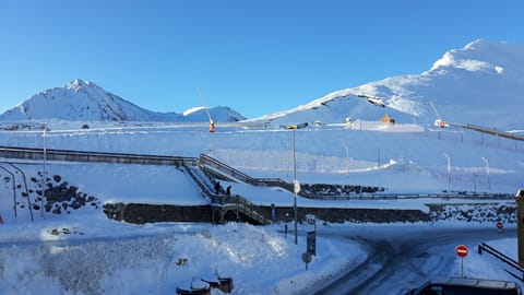 Snow and ski sports