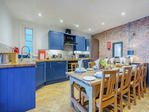 Kitchen/diner | Ystwyth House, Borth, near Aberystwyth