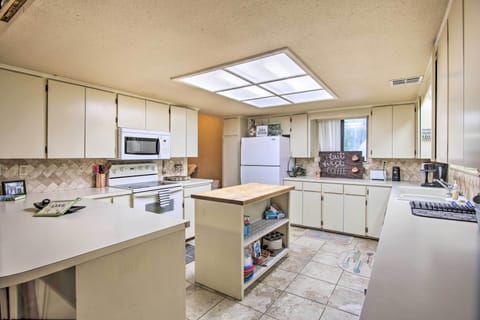 Kitchen | Coffee Maker | Toaster | Spices