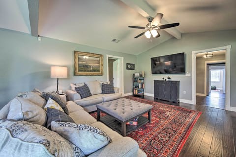New Braunfels Vacation Rental | 5BR | 3BA | Stairs Required | 2,650 Sq Ft