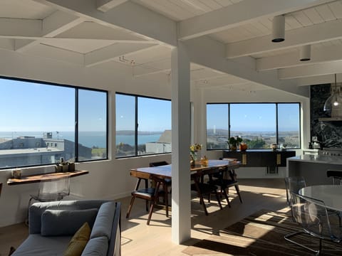 180 degrees of Pacific Ocean Views from the beautiful living area