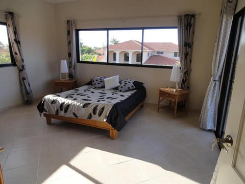 6 bedrooms, WiFi, wheelchair access