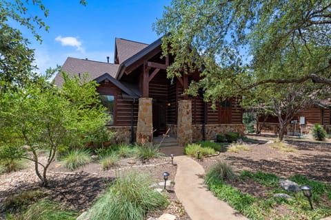 Lake Travis Luxury Cabin