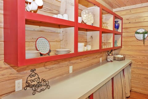 Fully equipped with dishes and cooking utensils