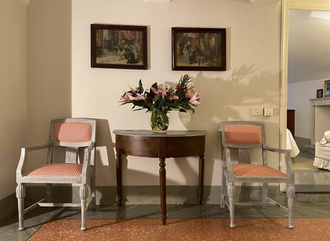 Living Room, Room Detail