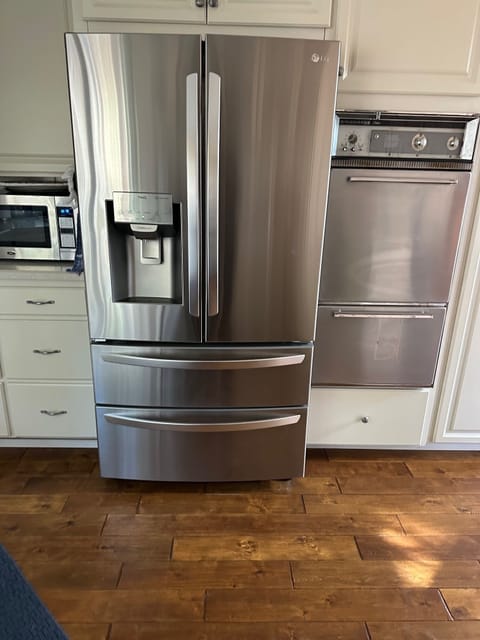 New LG Refrigerator with two kinds of ice