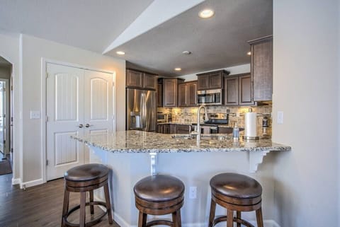 With additional seating at the counter