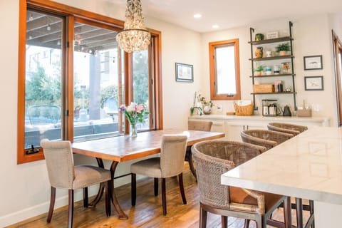 Dining area and kitchen bar