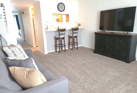 Counter top eating nook with seating for two