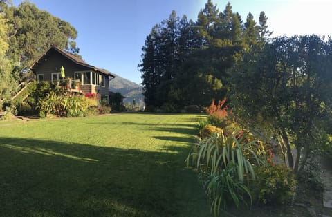 Sited on a large private knoll overlooking Mt Tam, and boasting a huge flat lawn