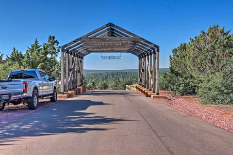 Upscale Pine Cabin w/ Fire Pit, Deck & Mtn Views! Cabin in Pine