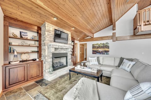 Main Level Living Room w/ TV and Gas Fireplace (Seasonal)