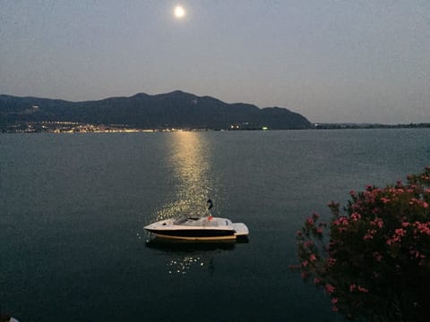 SPECIAL OFFER: Tilde Apartment DIRECTLY ON THE LAKE Apartment in Province of Brescia