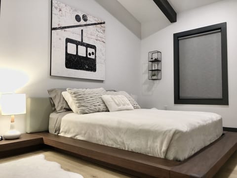 5 bedrooms, iron/ironing board, travel crib, WiFi