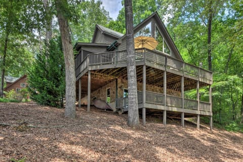 Seneca Vacation Rental | 4BR | 3.5BA | 2,600 Sq Ft | 3-Story Cabin