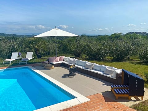 Pool with seating area Villa Casa Collina