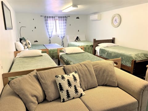 4 bedrooms, in-room safe, iron/ironing board, free WiFi