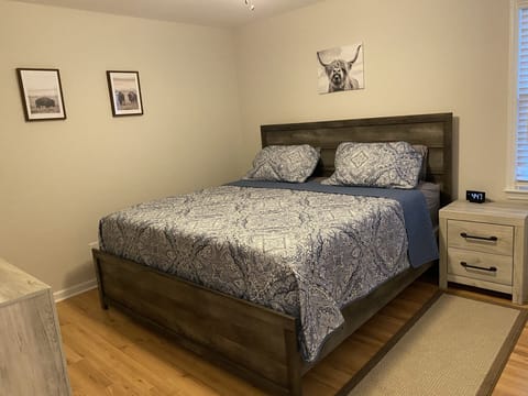 3 bedrooms, hypo-allergenic bedding, memory foam beds