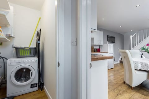 utility room with washer dryer