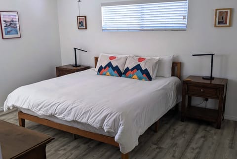 2 bedrooms, desk, iron/ironing board, free WiFi