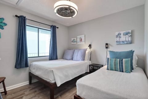 Romar Beach, 2 bedroom 2 bathroom, sleeps 7. Managed by Island Rentals