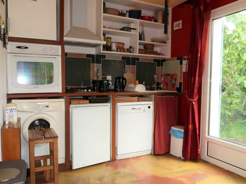 Room, Kitchen, Property, Furniture, Major Appliance, Cabinetry, Building, House, Countertop, Kitchen Appliance