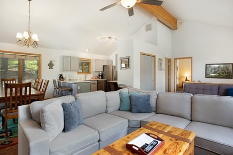 Open layout, vaulted ceilings