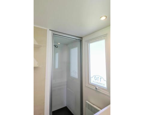 Room, Property, Wall, Plaster, House, Building, Ceiling, Real Estate, Floor, Interior Design