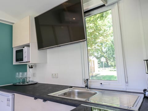 Property, Room, Kitchen, Green, Countertop, Sink, House, Kitchen Sink, Cabinetry, Interior Design