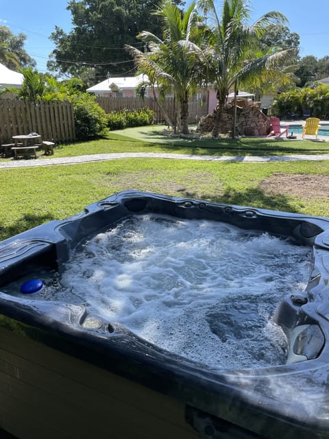 Outdoor spa tub