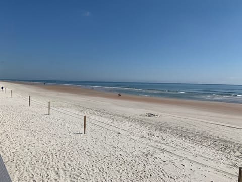 Beach nearby, sun loungers, beach towels