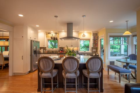 Kitchen: Island Seating for 3