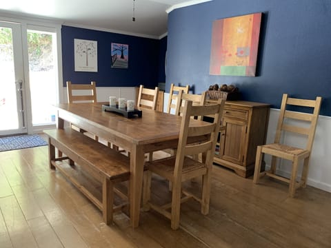 Large dining room, table (with extensions) seats 9