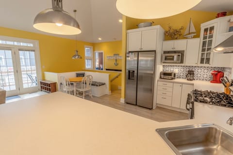 Main Level | Kitchen