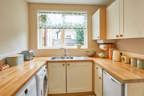 Rosebank Cottage, Saltburn-by-the-Sea - Host & Stay
